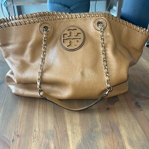 Tory Burch Marion East-West Tote in Royal Tan Pebbled Leather